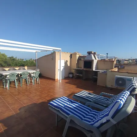 Con Piscina Y Terraza *