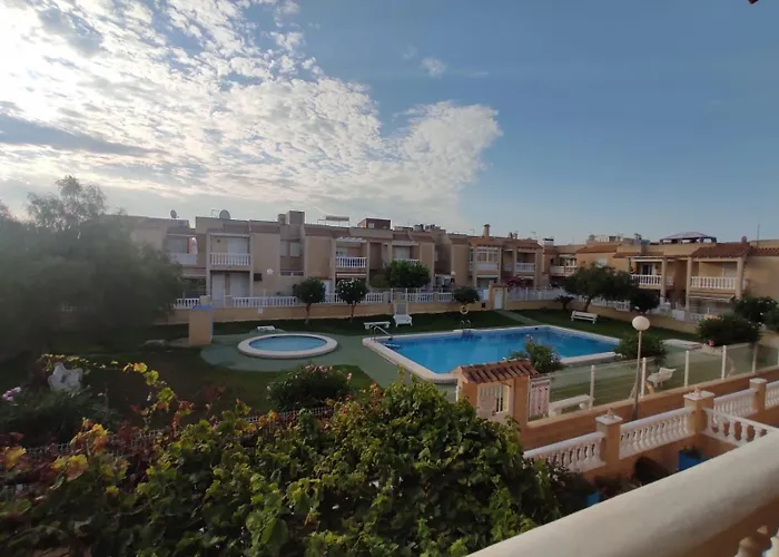 Con Piscina Y Terraza * Torrevieja