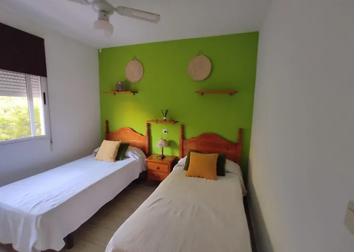 Con Piscina Y Terraza