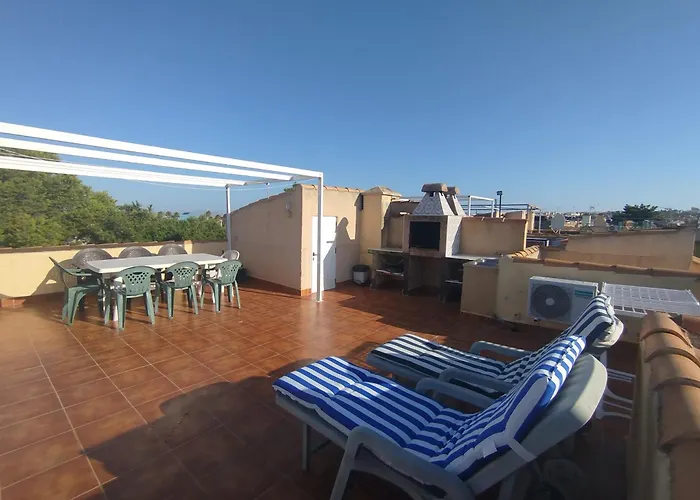 Con Piscina Y Terraza *