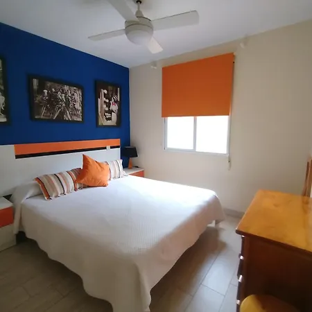 Con Piscina Y Terraza דירה טורבייחה