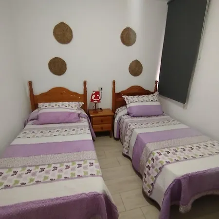 Con Piscina Y Terraza טורבייחה